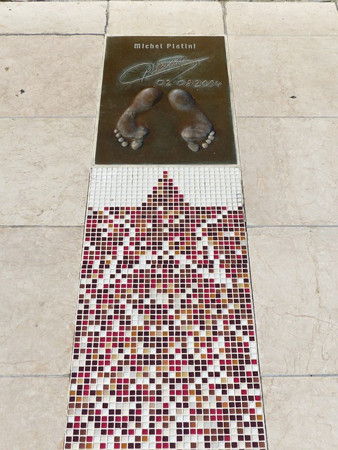 他值得这份 他值得这份